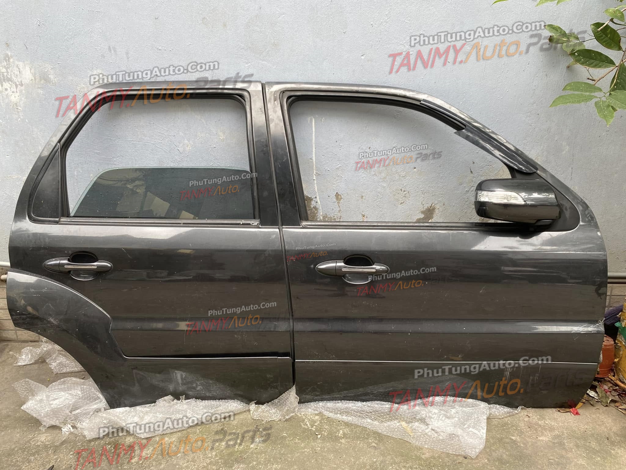 Cánh cửa Ford Escape 2009-2013