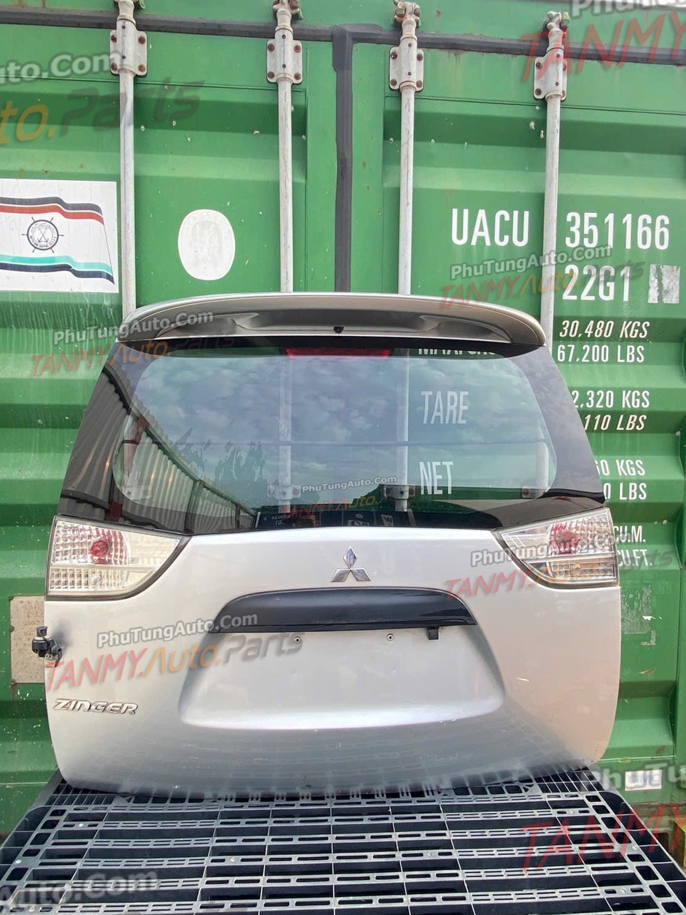 Cửa hậu, cánh hậu, cốp hậu Mitsubishi Zinger